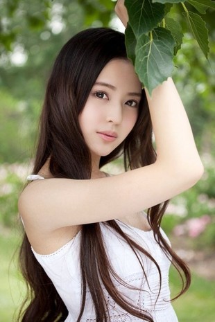 Beautiful oriental girl photos on the..
