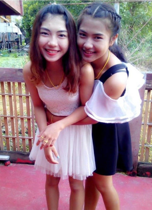 Beautiful young Chinese girlfriends, a..